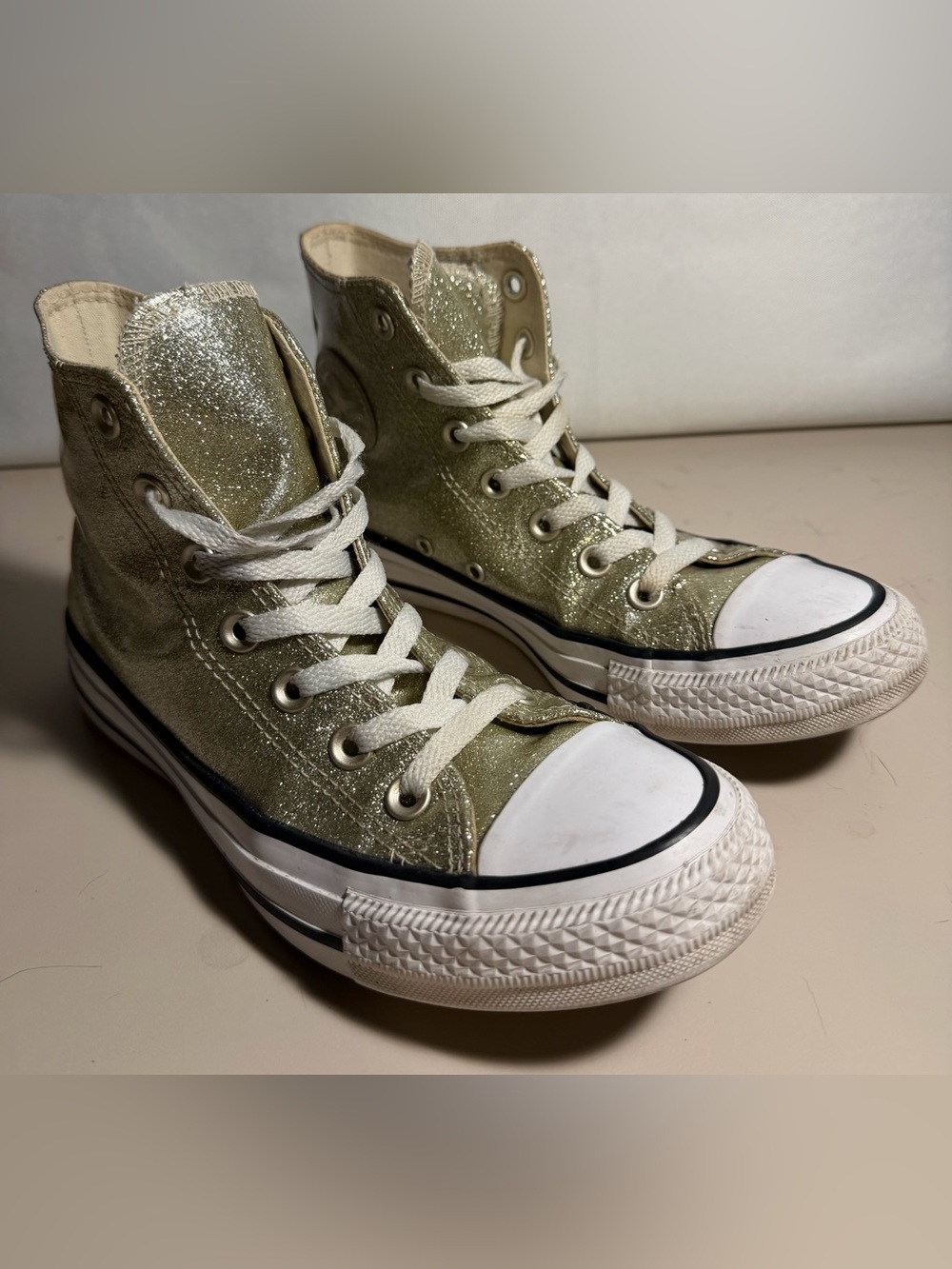 Converse 562481C Gold Glitter High Top Sneakers Women’s 6 Y2K Sparkle